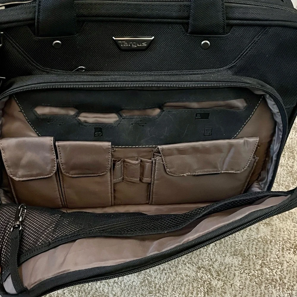 Targus Corporate Traveler Black Laptop Briefcase Bag —14-Inch
